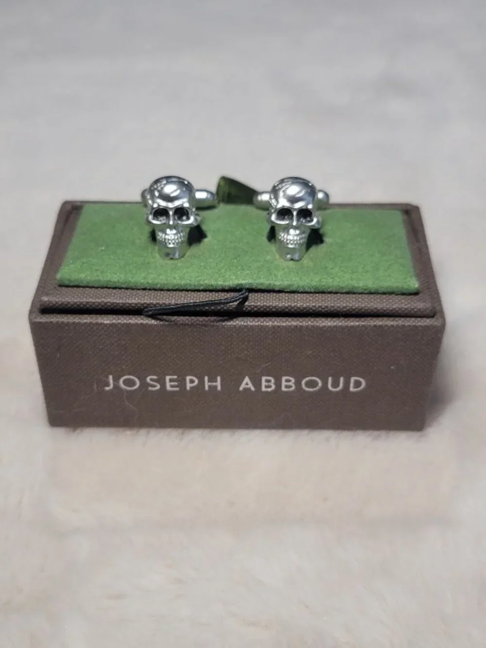 Joseph Abboud **i ship